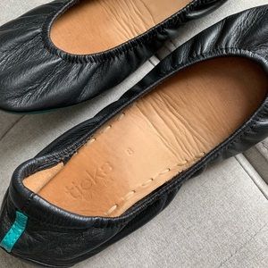 Black Tieks flats